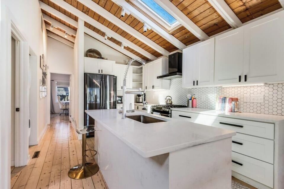 Cottage, Multiple Beds, Patio, Garden View (FIRST STREET 21170) | Private kitchen