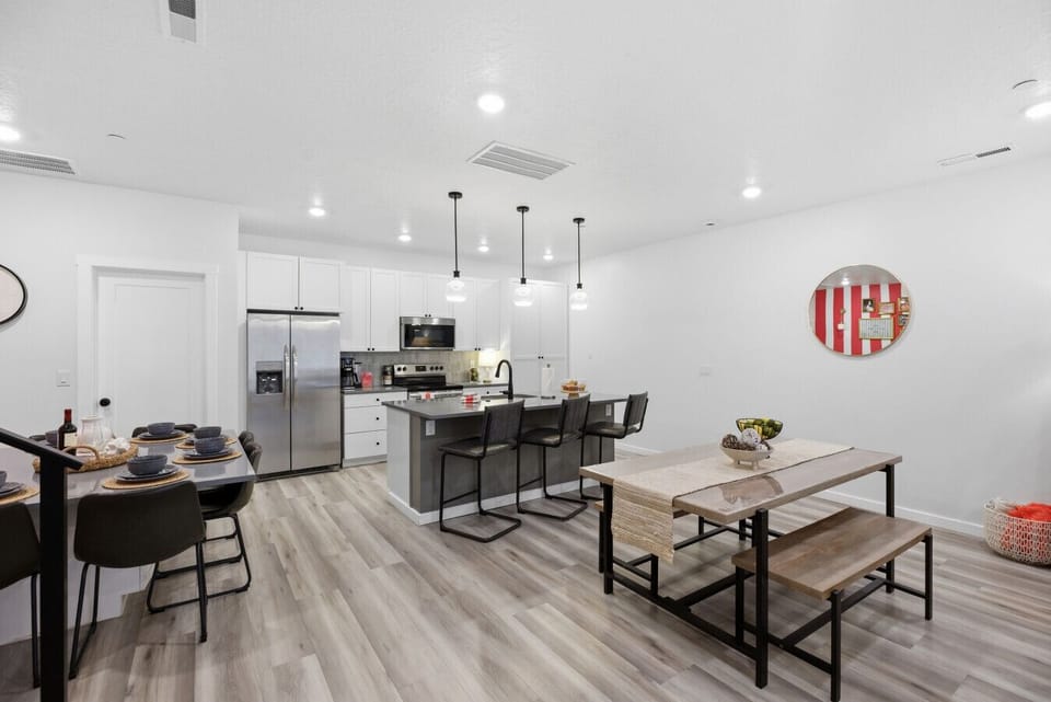 Kitchen & Dining Area: Bright and modern, perfect for culinary adventures and shared meals!
