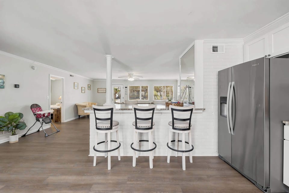 2 Kitchens