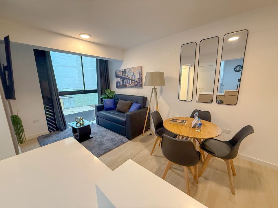 Comfort Apartment, Courtyard View | Living room