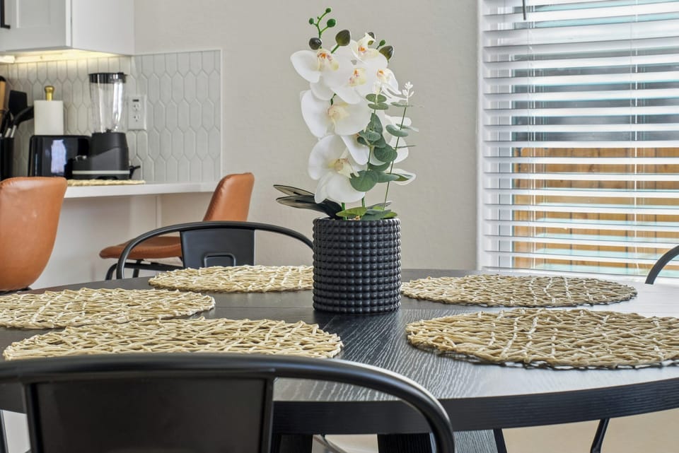 Apartment (2 Bedrooms) | In-room dining