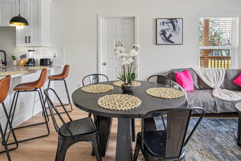 Apartment (3 Bedrooms) | In-room dining
