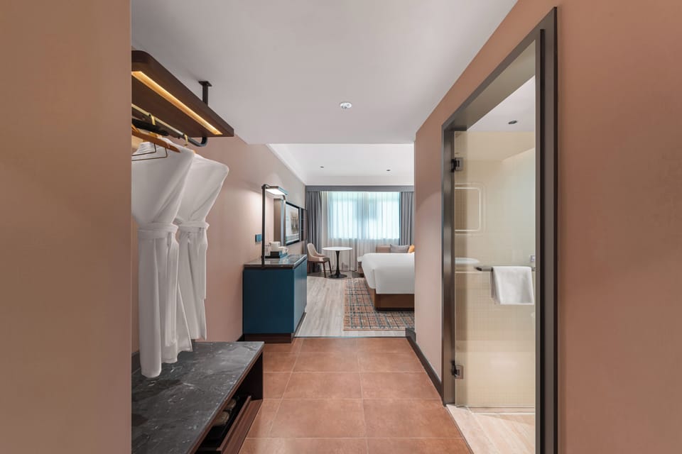 Classic Twin Room | Desk, laptop workspace, blackout drapes, iron/ironing board