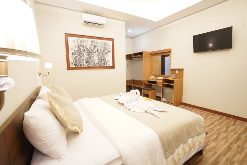 Double Room, Balcony, Pool View | Desk, laptop workspace, iron/ironing board, free WiFi