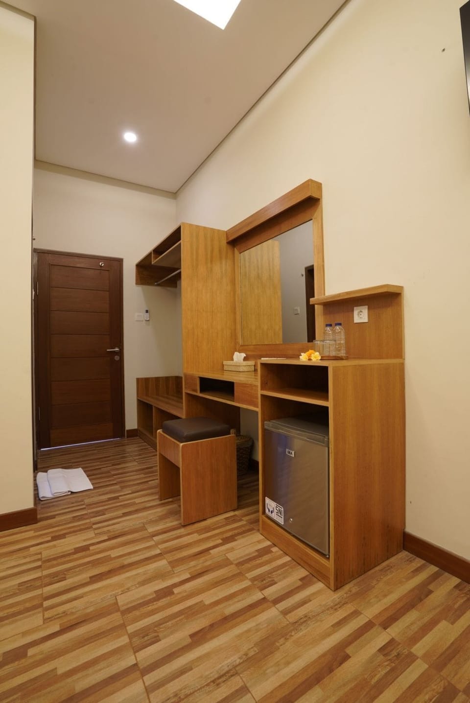Double Room, Balcony, Pool View | Interior