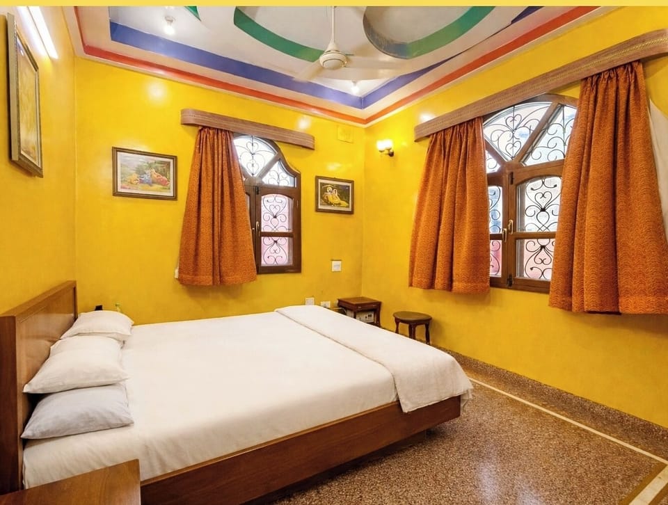 Premium bedding, desk, laptop workspace, free WiFi