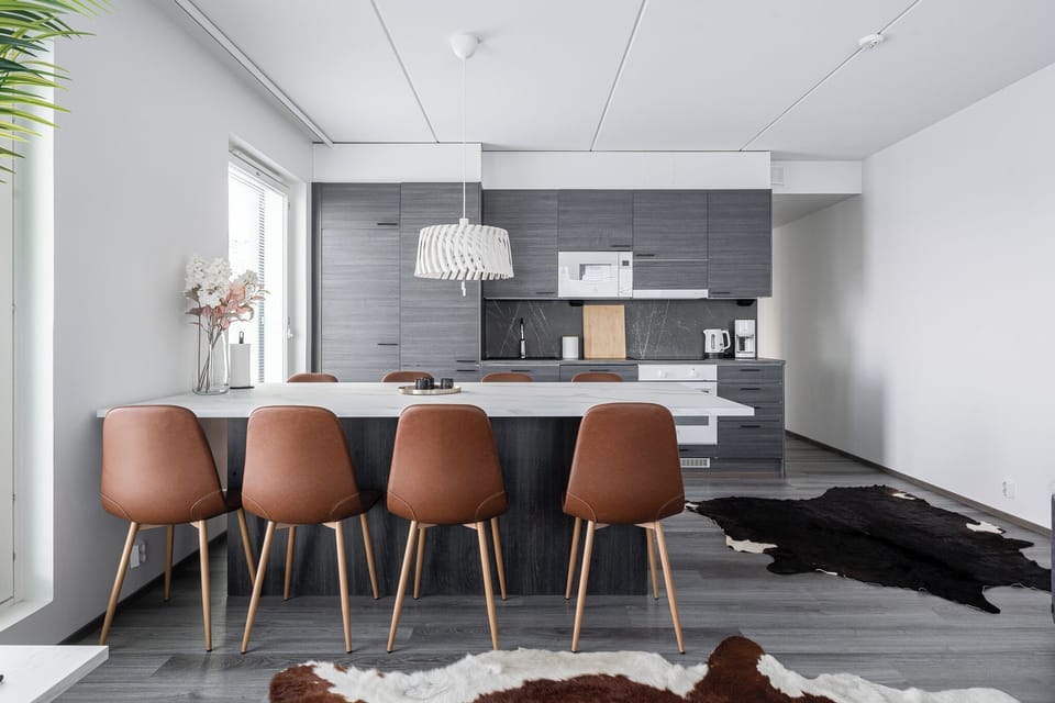 Superior Apartment, 2 Bedrooms, Lake View, Beachfront | Dining room