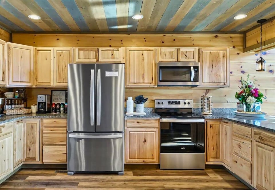 Plenty of Counter Space and Cabinet Storage