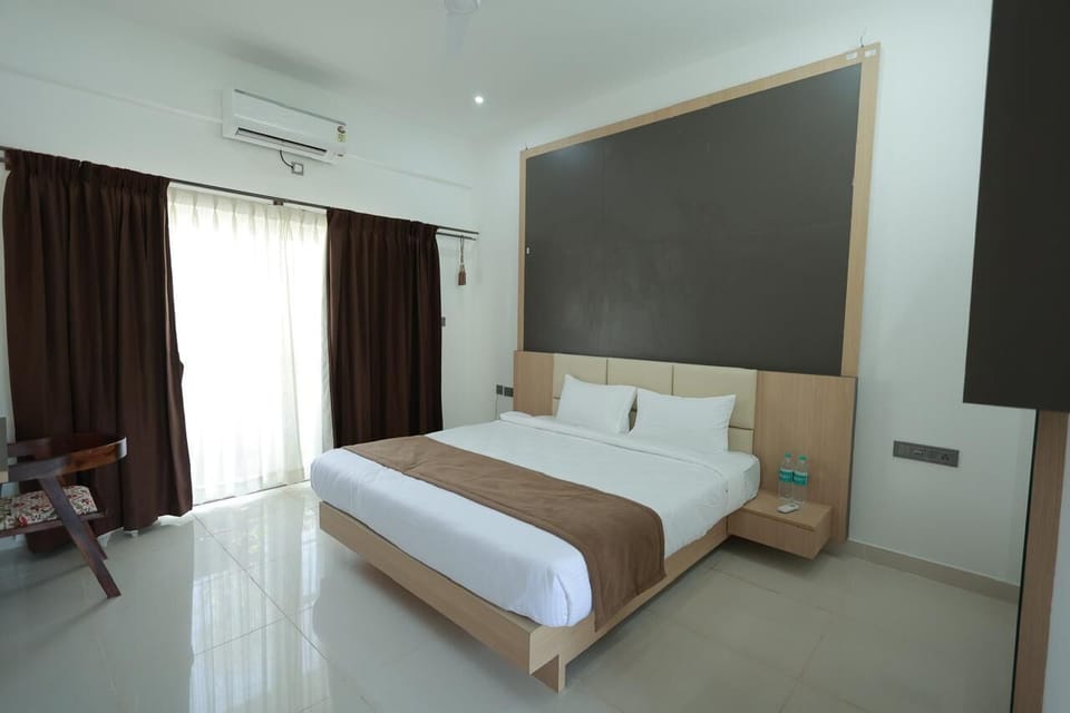 Room | Desk, laptop workspace, free WiFi, bed sheets