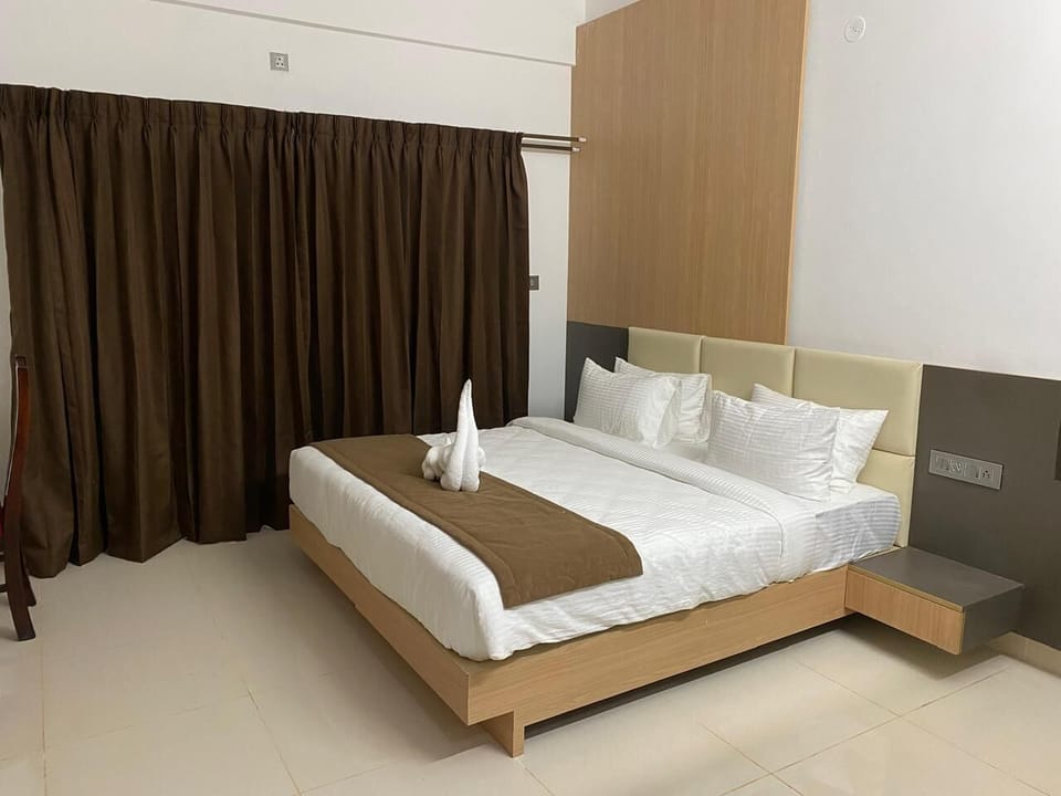 Room | Desk, laptop workspace, free WiFi, bed sheets