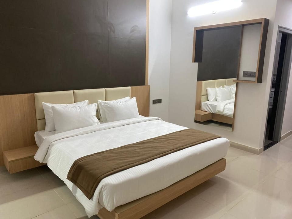 Room | Desk, laptop workspace, free WiFi, bed sheets