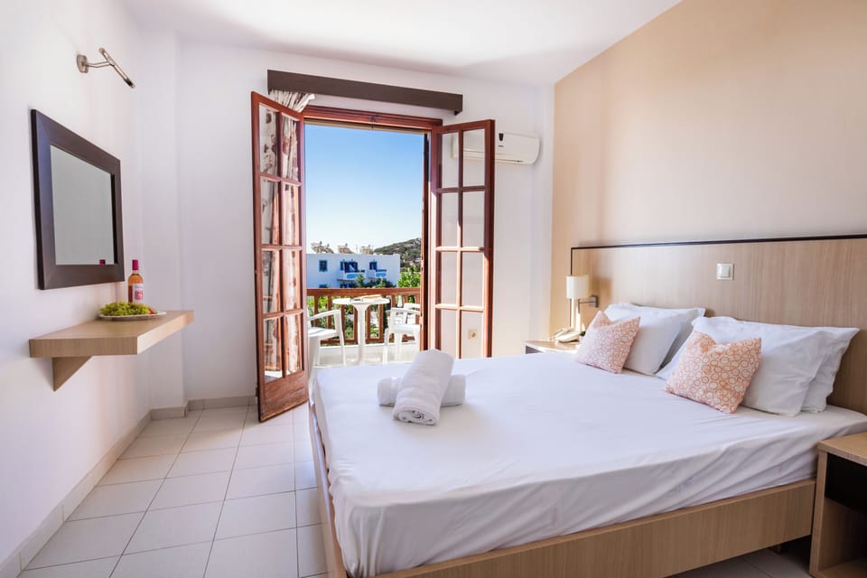 Standard Double Room, Balcony, Garden View