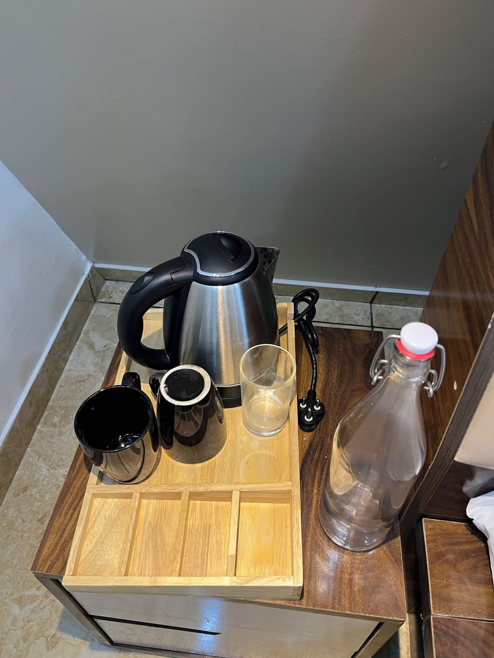 Luxury Cottage, Garden View | Coffee and/or coffee maker
