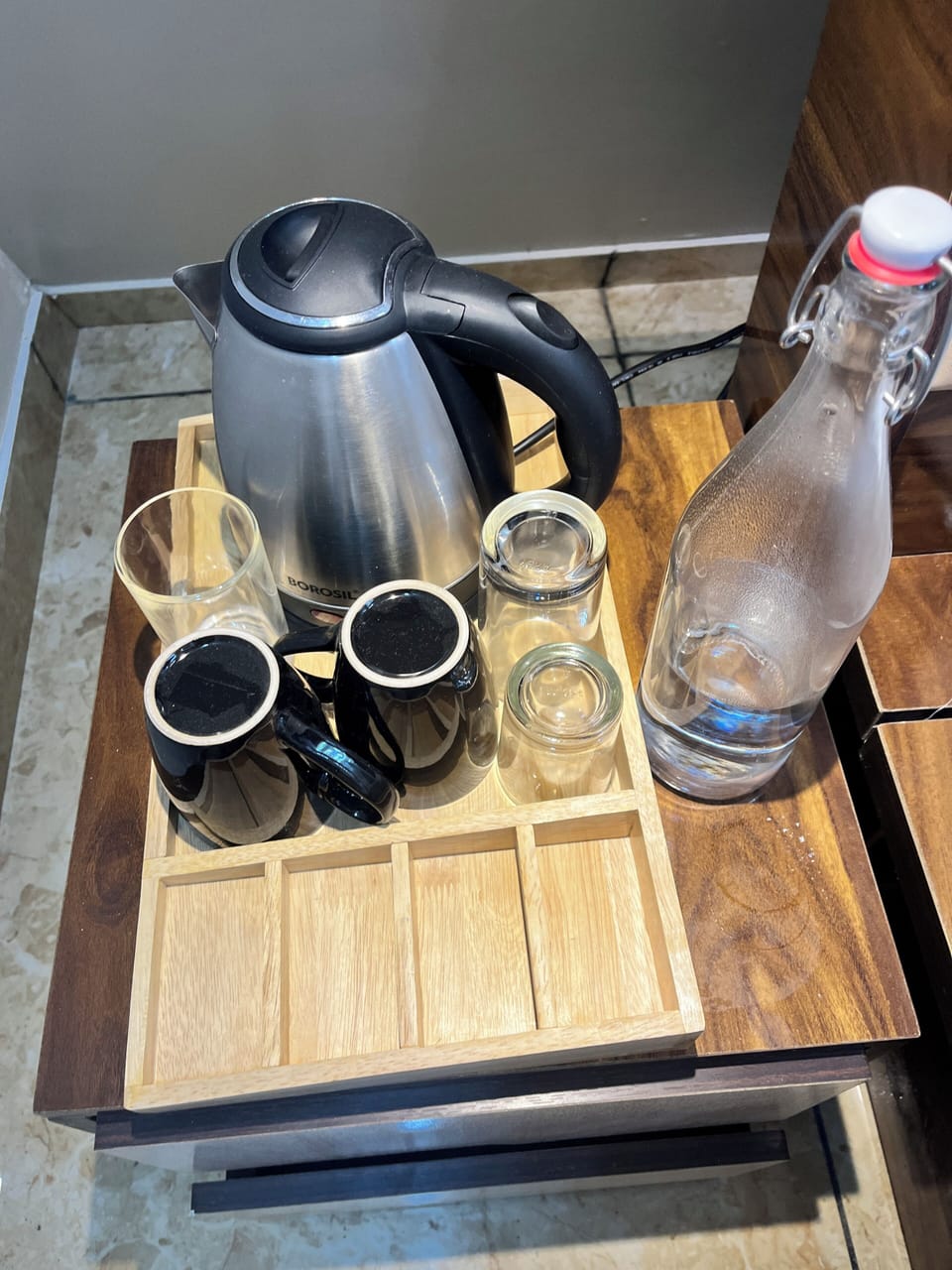 Luxury Cottage, Garden View | Coffee and/or coffee maker