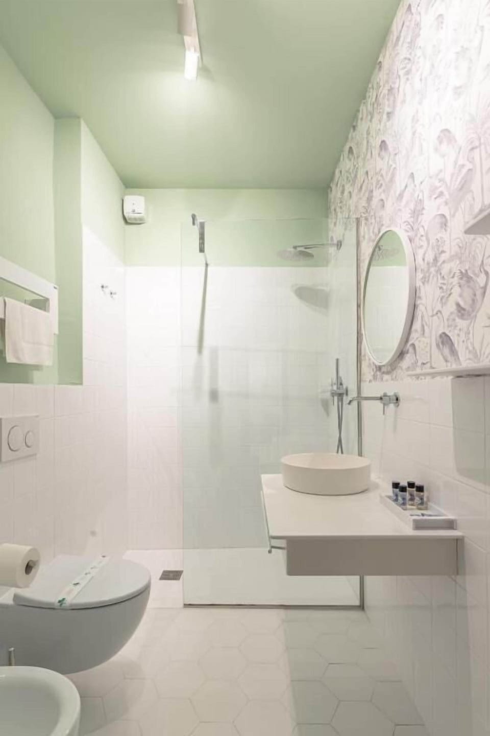 Superior Double Room, City View | Bathroom