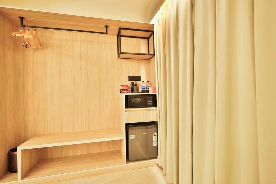 Superior Suite, City View | Laptop workspace, free WiFi