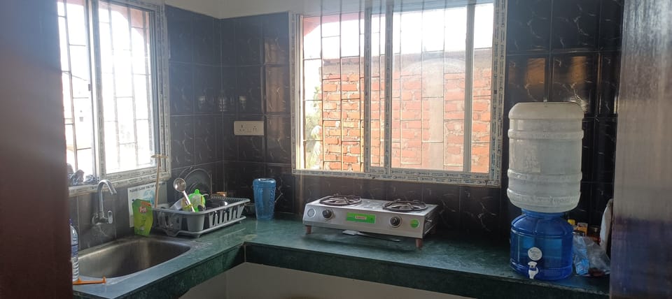 Full-size fridge, cookware/dishes/utensils