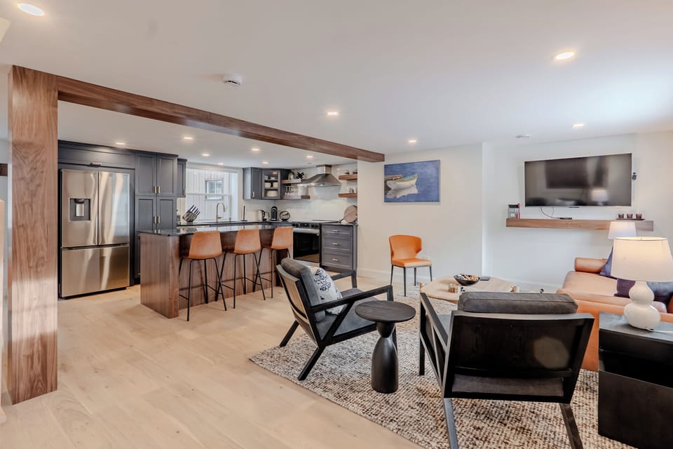 Bright open living & dining space for relaxing