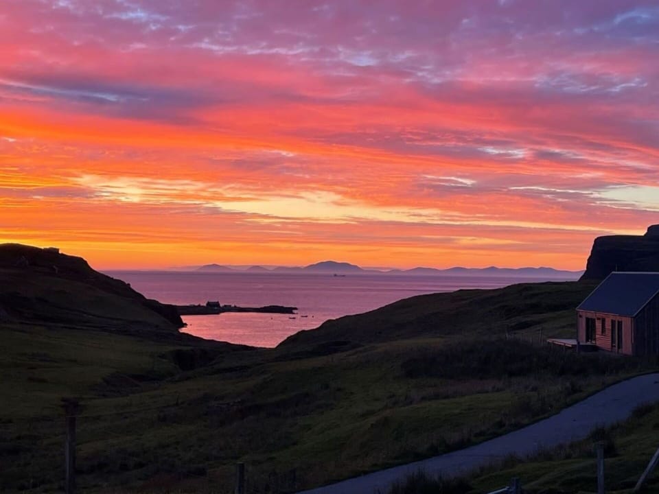 Sky, Horizon, Dusk, Afterglow, Sunset, Landscape, Ecoregion, Highland, Terrain, Hill