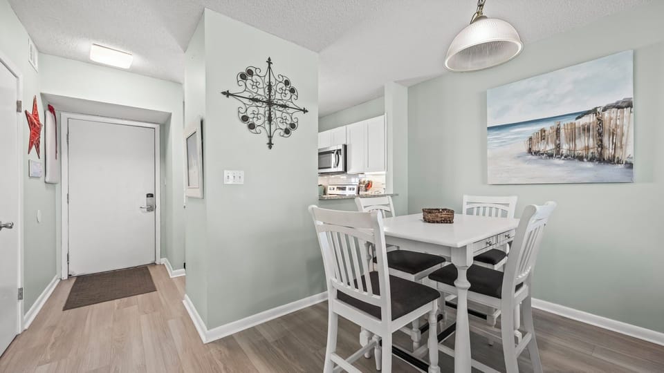 Gulf Village 315 - Enjoy Meals at a Dining Table for Four