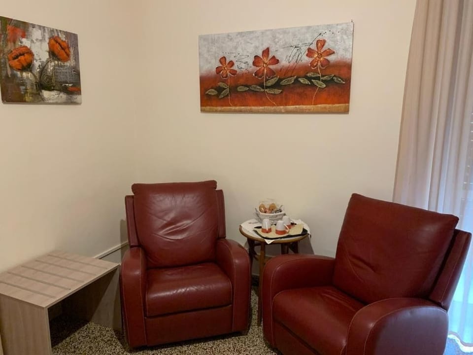Classic Double or Twin Room, 1 King Bed | Living area | TV
