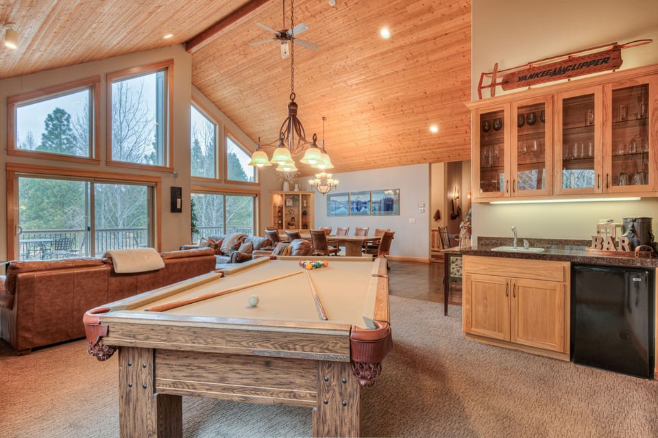 Wet Bar and Pool Table Upstairs in Living Room area