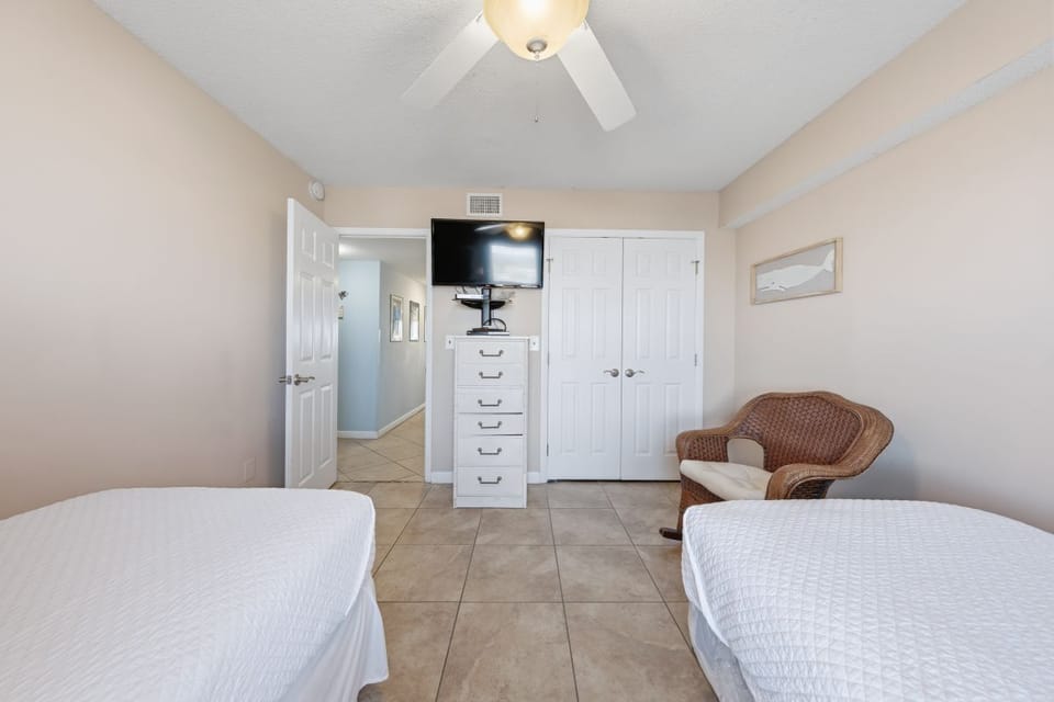Boardwalk 587 Bedroom 3