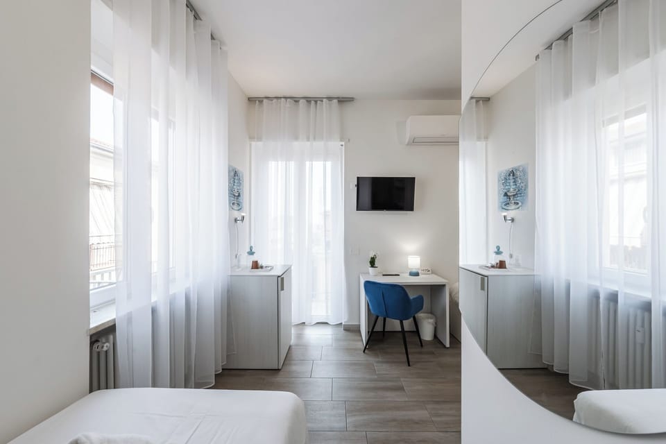 Classic Townhome, 1 Bedroom, City View | Iron/ironing board, free WiFi