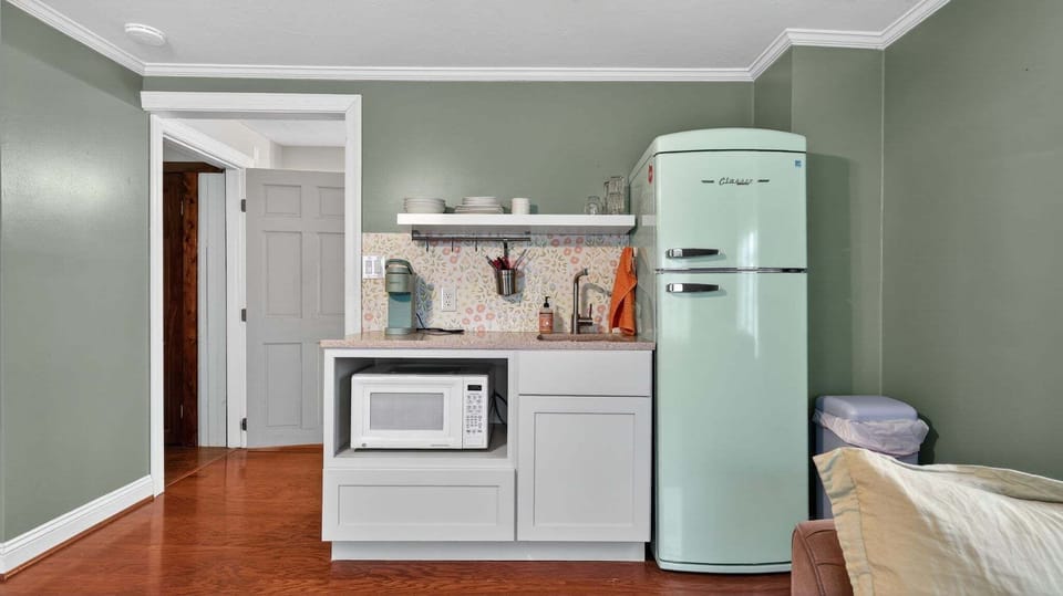 Apartment, 1 Bedroom | Private kitchen | Coffee/tea maker, fridge