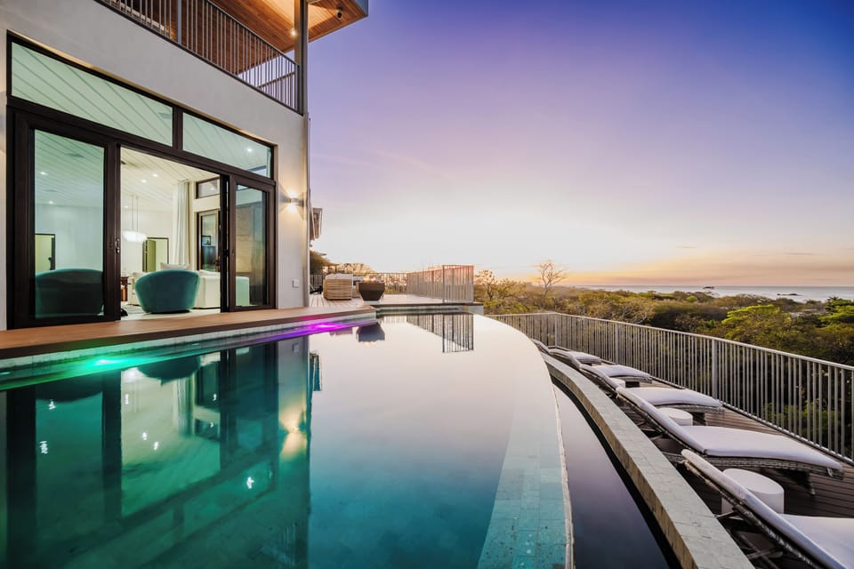 Sunset views - Sun-drenched terrace perfect for relaxing afternoons and sunset cocktails