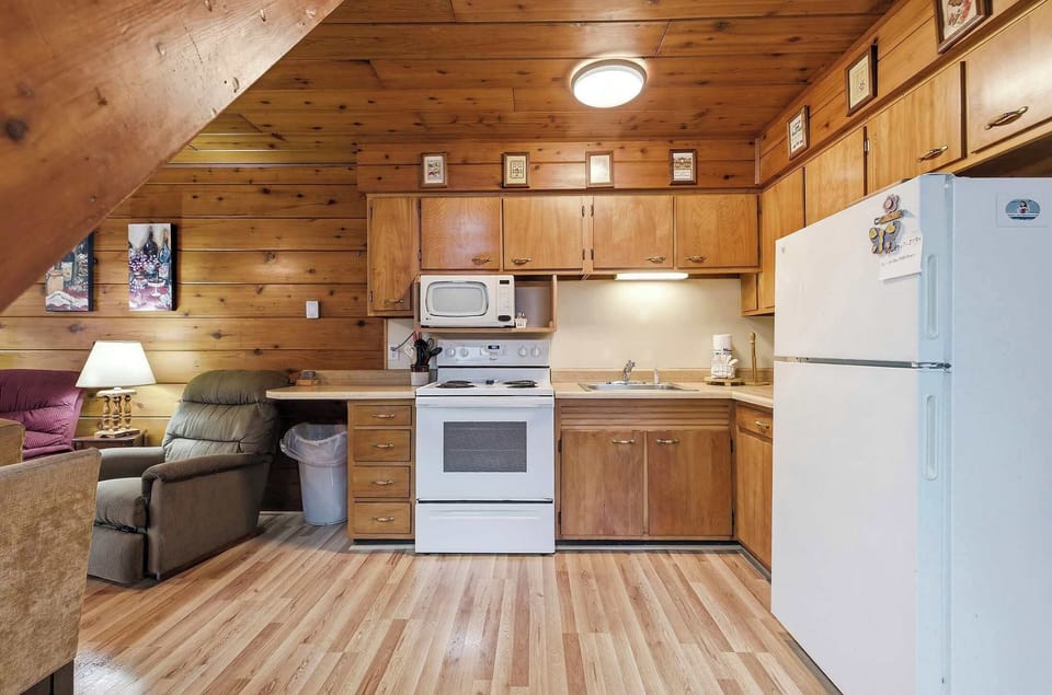 A kitchen that invites you in and makes cooking feel effortless.
