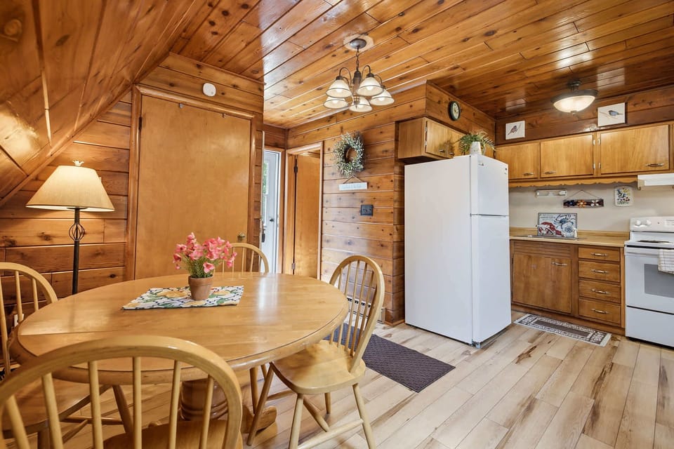 The dining area brings everyone together for breakfast before beach days and dinner after.