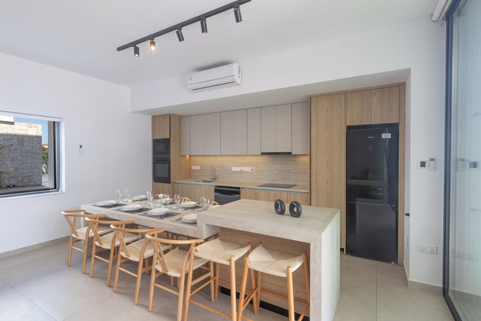 Villa, 5 Bedrooms, Private Pool, Garden View | Interior