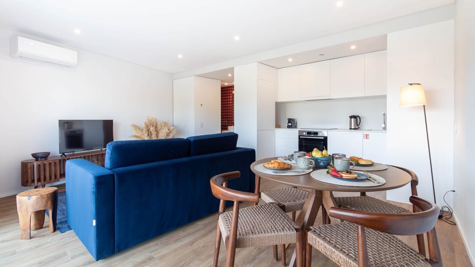 Charming dining space with a simple yet elegant design. Enjoy your morning coffee while taking in the view from the window. #DiningInStyle #FreshDesign