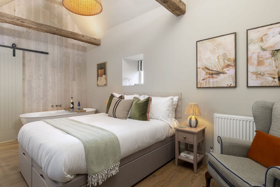 Thimble Cottage - Master Bedroom
