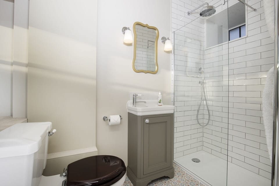 Thimble Cottage - Bathroom