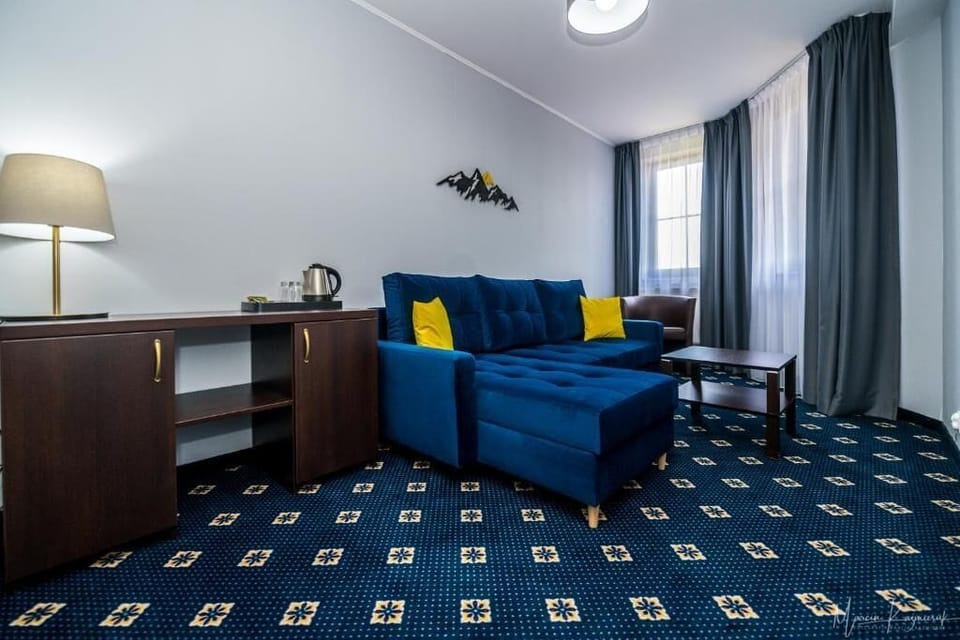 Studio, Mountain View | Living area | TV