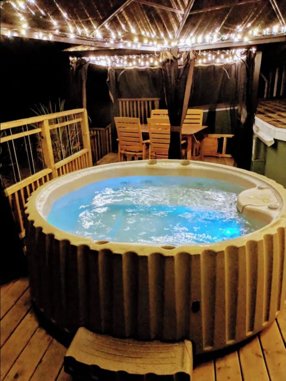 Indoor spa tub