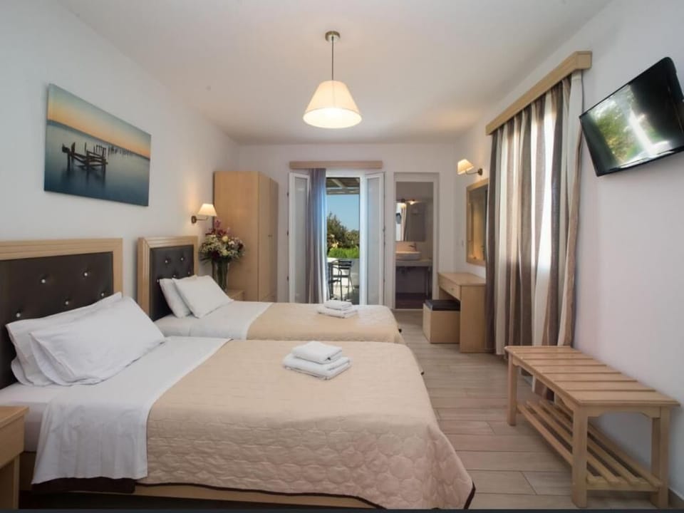 In-room safe, iron/ironing board, free WiFi