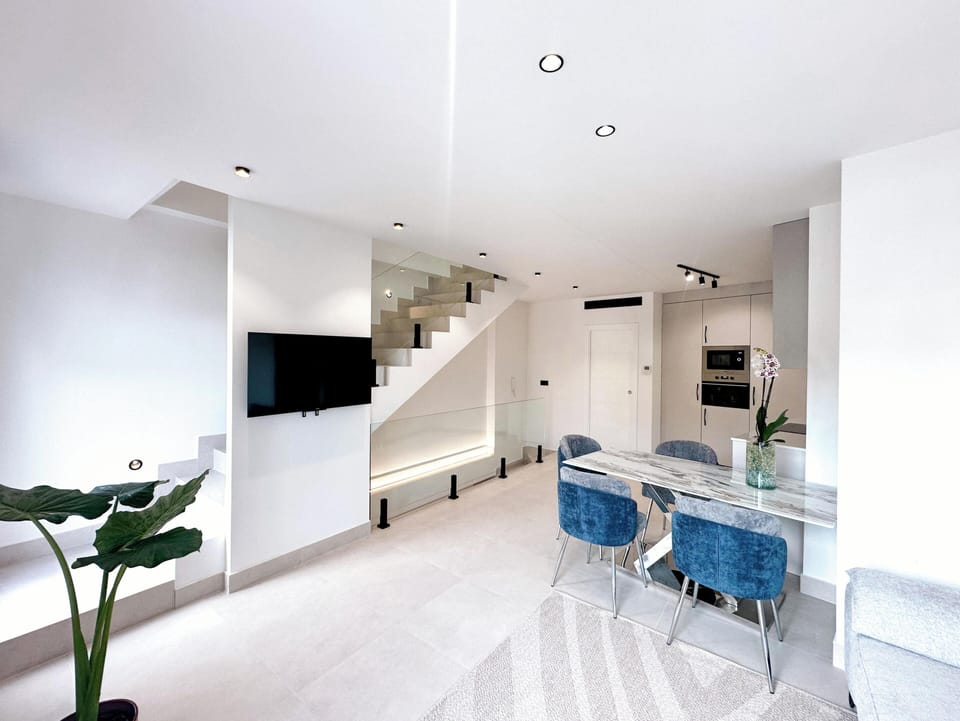 Deluxe Apartment, Garden View | Interior