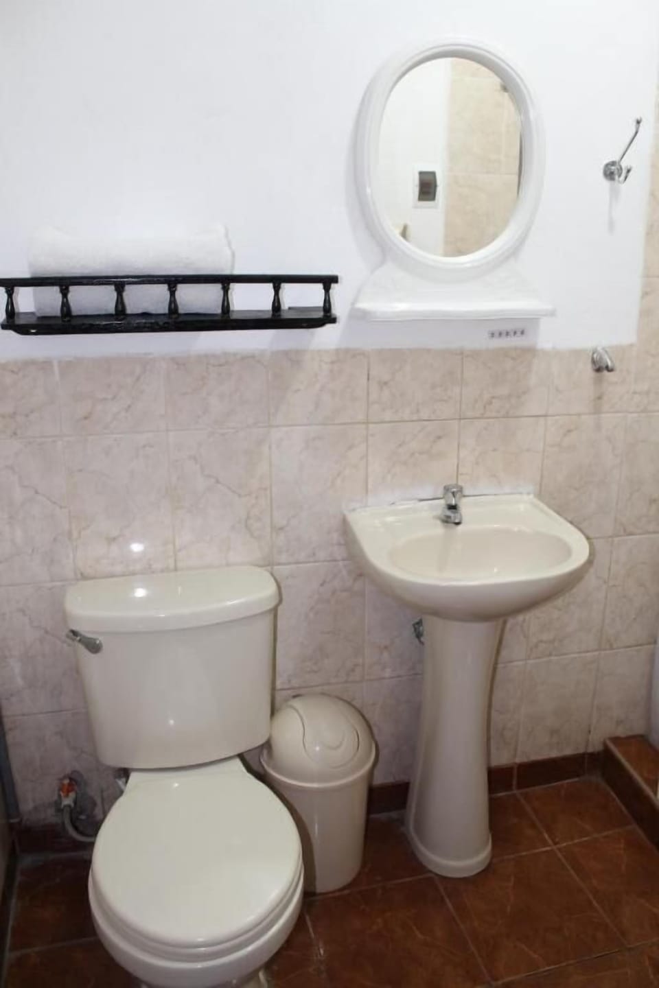 Triple Room, Balcony, City View | Bathroom | Shower, free toiletries, hair dryer, towels