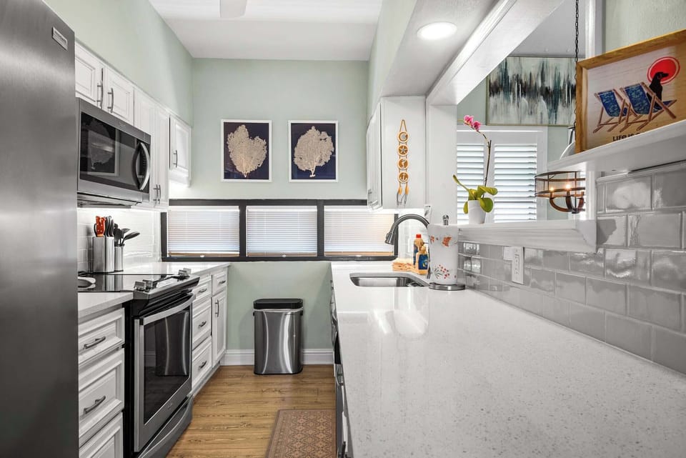 Full kitchen