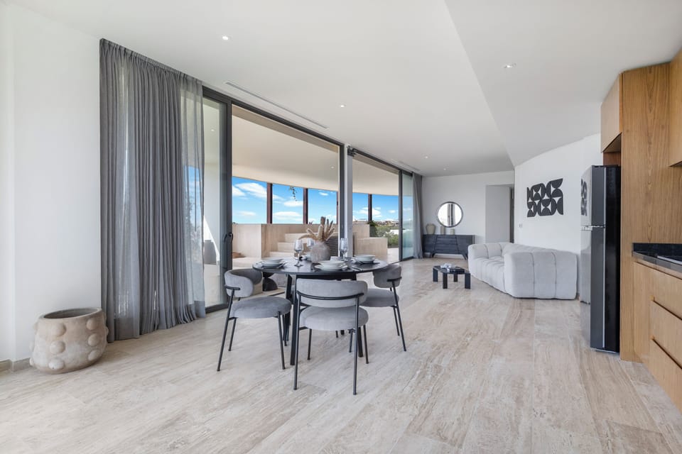 Panoramic Apartment | Living area | Flat-screen TV