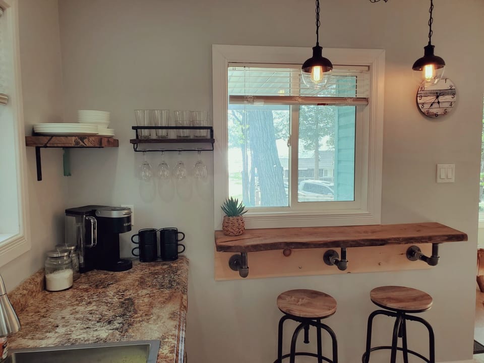breakfast bar with water view