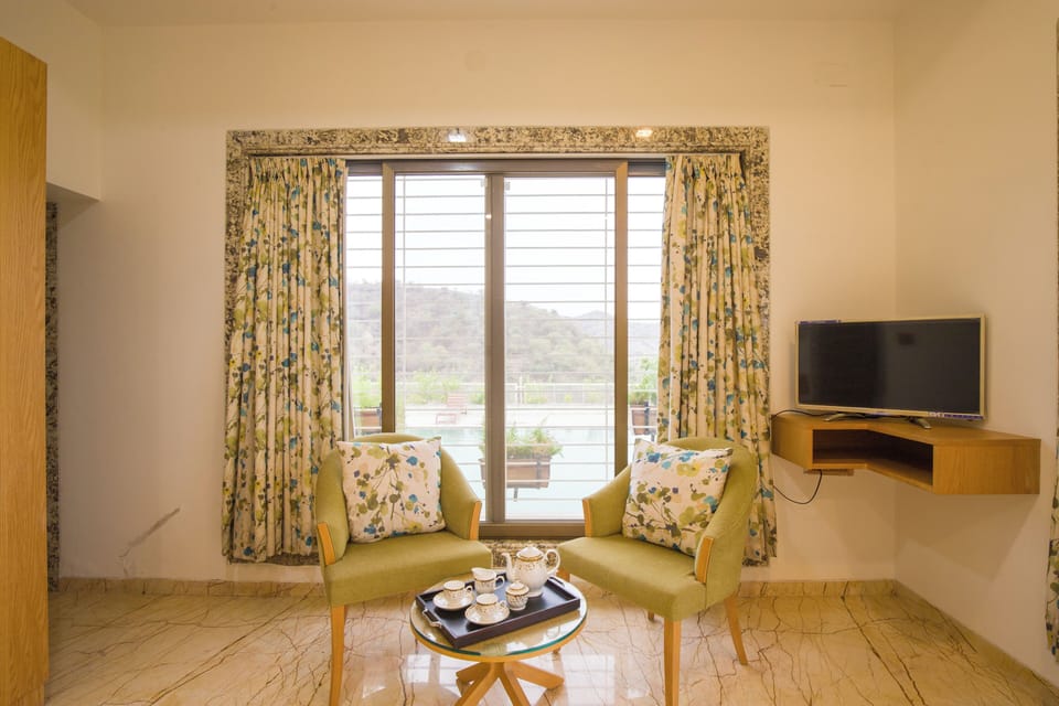 Deluxe Villa, Balcony, Garden View | Interior