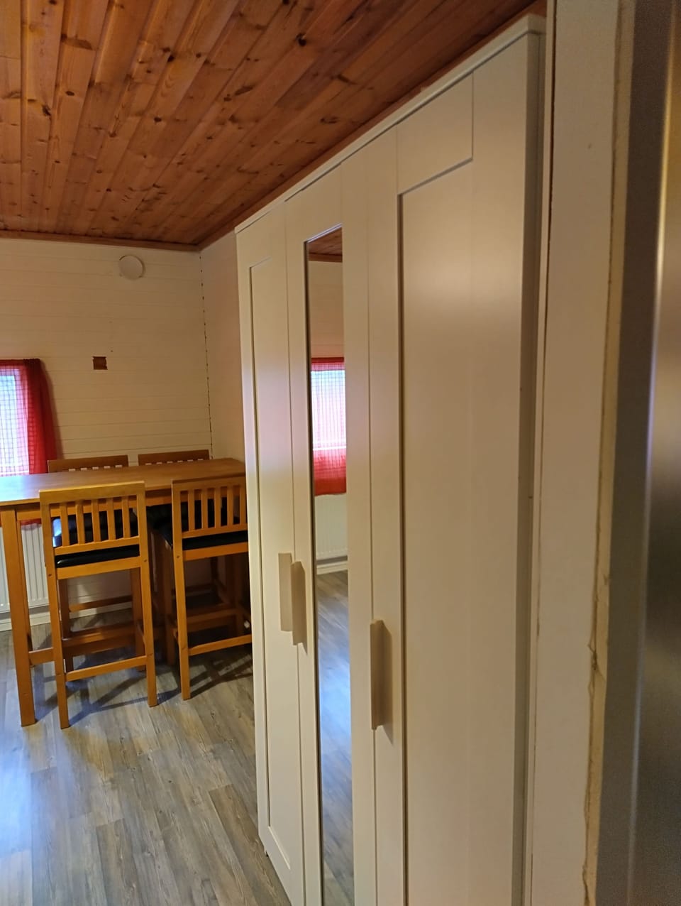 Cabin, 1 Bedroom, Balcony, Garden View | Dining