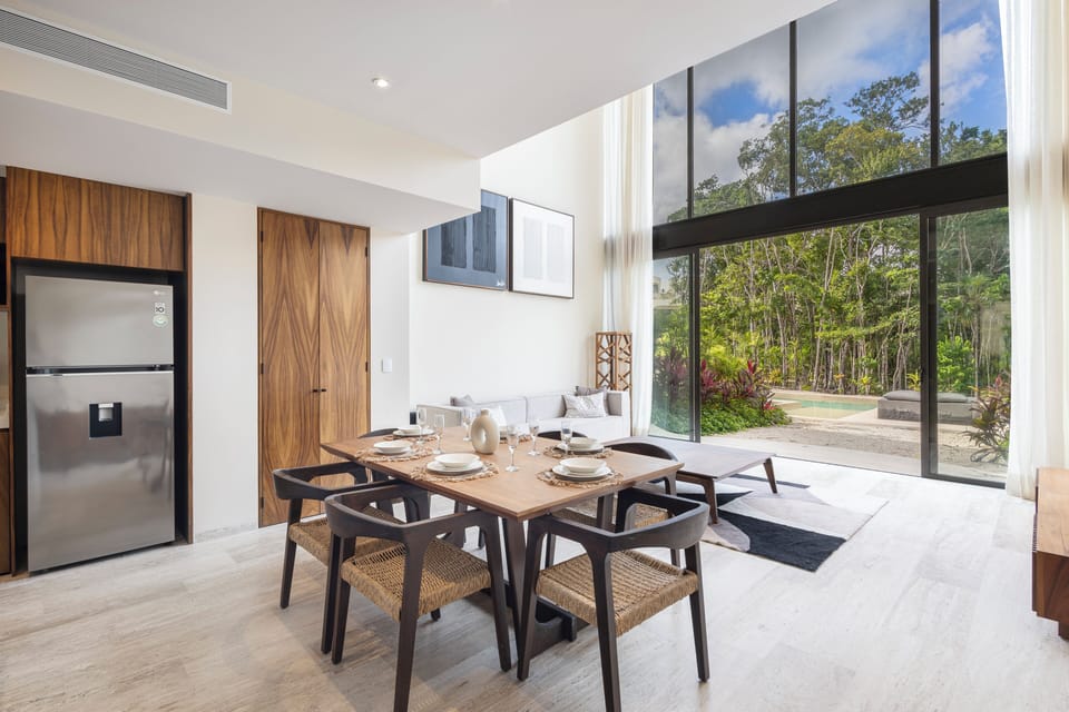 Classic Villa, Garden View | Dining