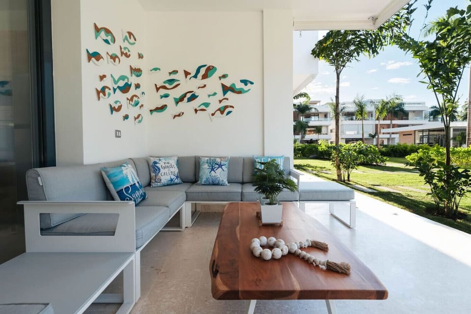A Sol de Arena condo would not shine in its best light if it did not have a private spacious balcony where you can relax and soak up the sun. Step outside, sit back, catch a breath of fresh air, and enjoy the gorgeous Caribbean sea views.