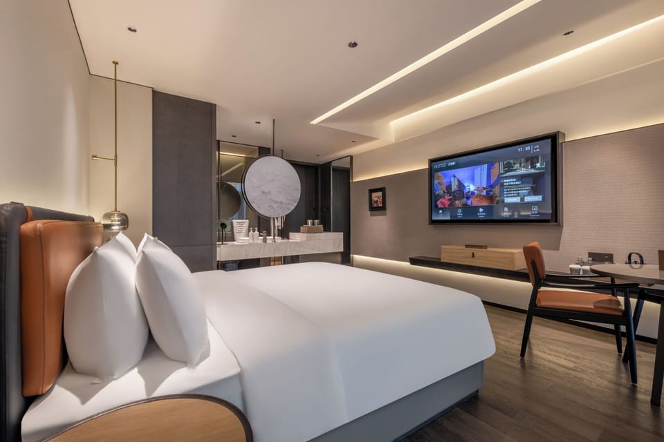 Classic Single Room, Non Smoking | Premium bedding, down comforters, free minibar, desk