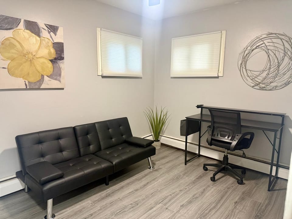 2nd bedroom with Futon
